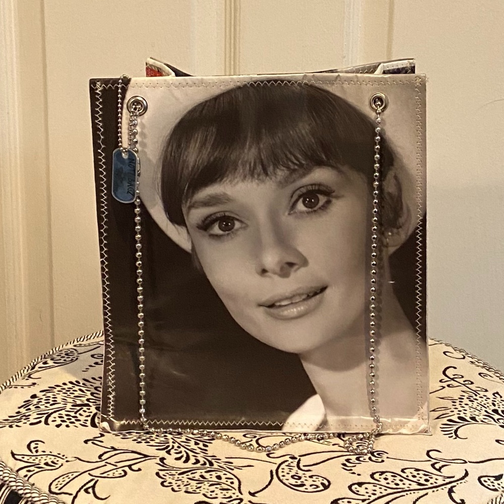 Audrey Hepburn Bucket Tote - Picture 6 of 6